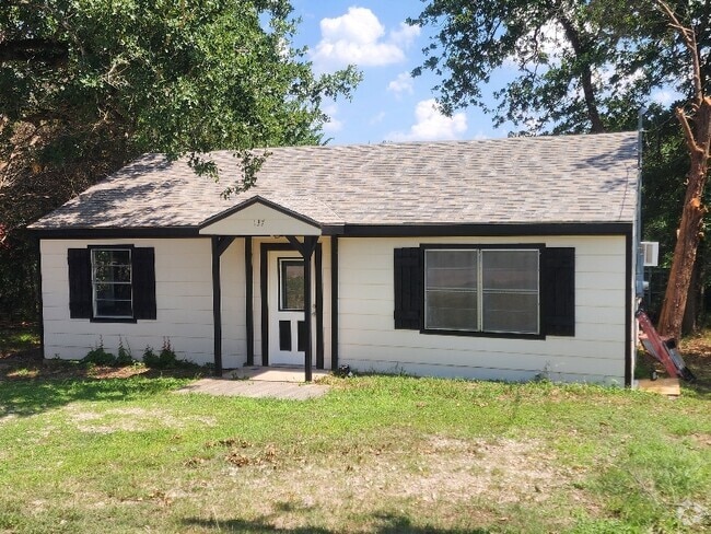 Building Photo - 137 Chickasaw