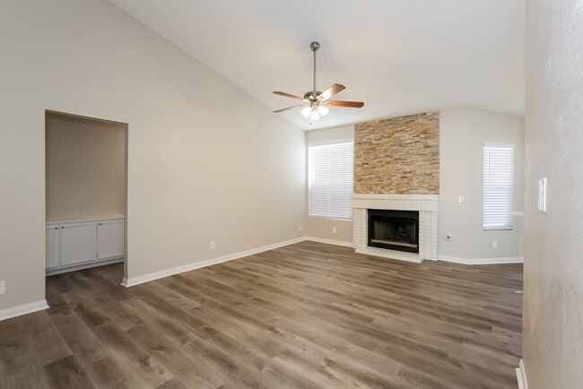 Foto del edificio - 736 Rusty Spur Dr