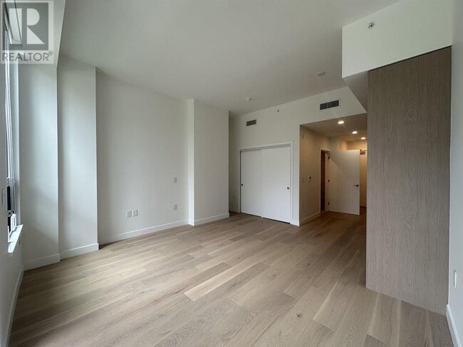 Photo du bâtiment - 5212-5212 Cambie St.