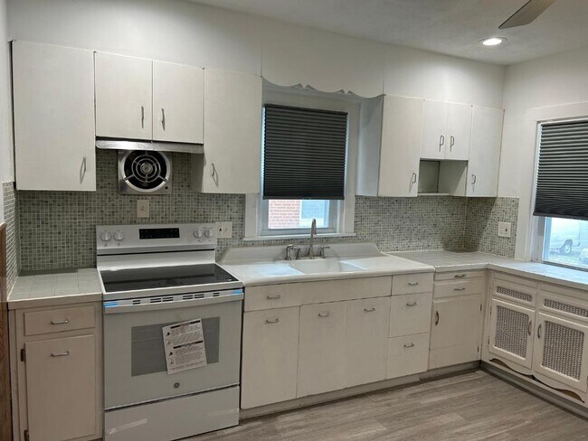 Foto del edificio - 2718 E County Line Rd