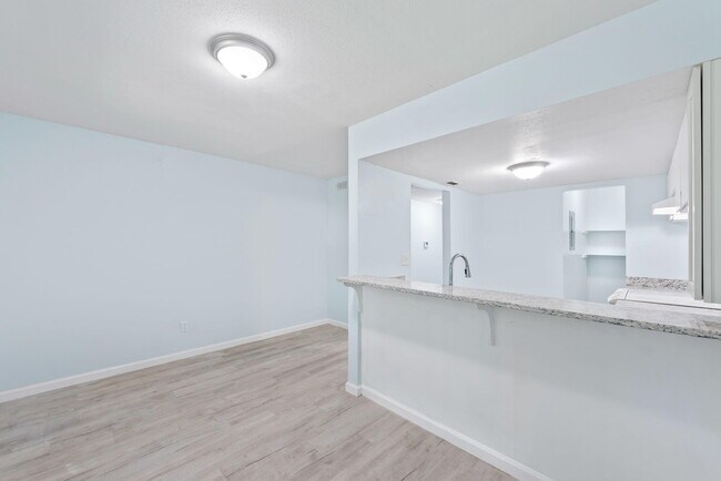 Building Photo - 145 4th Ave