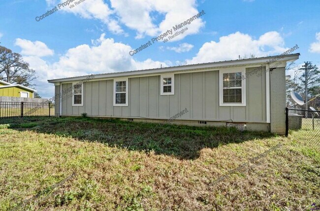 Building Photo - 169 Garrison Rd