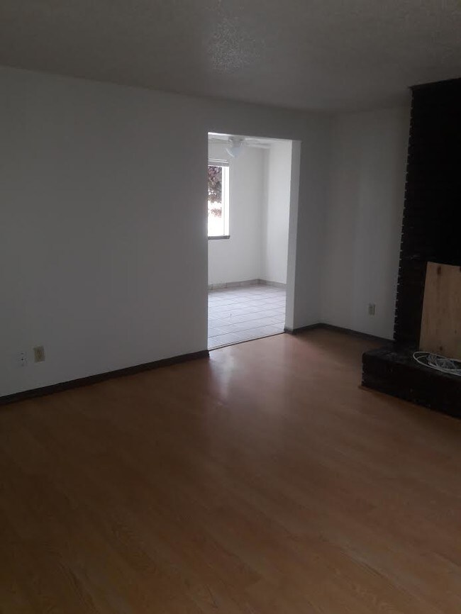 Foto del edificio - 704 Norman Ave NE