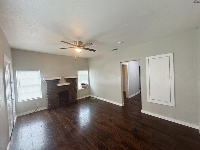 Foto del edificio - 2142 Avenue E