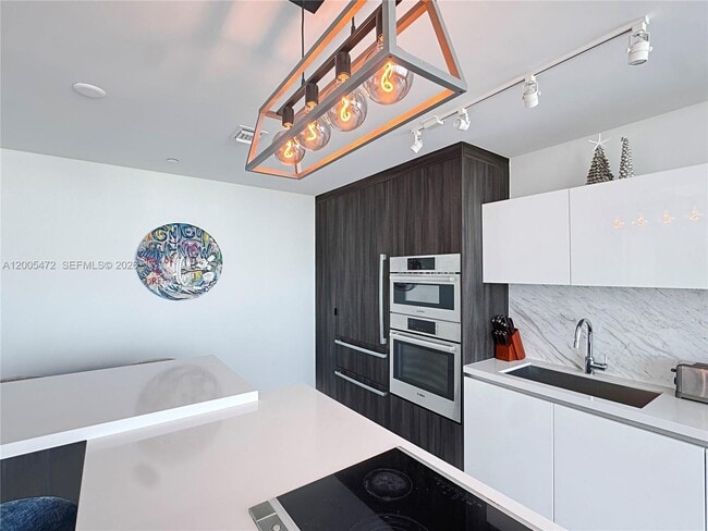 Foto del edificio - 851 NE 1st Ave