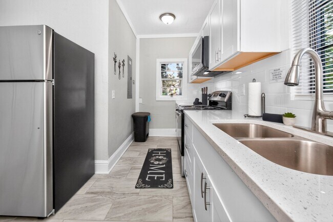 Foto del edificio - 2724 Hubbard St