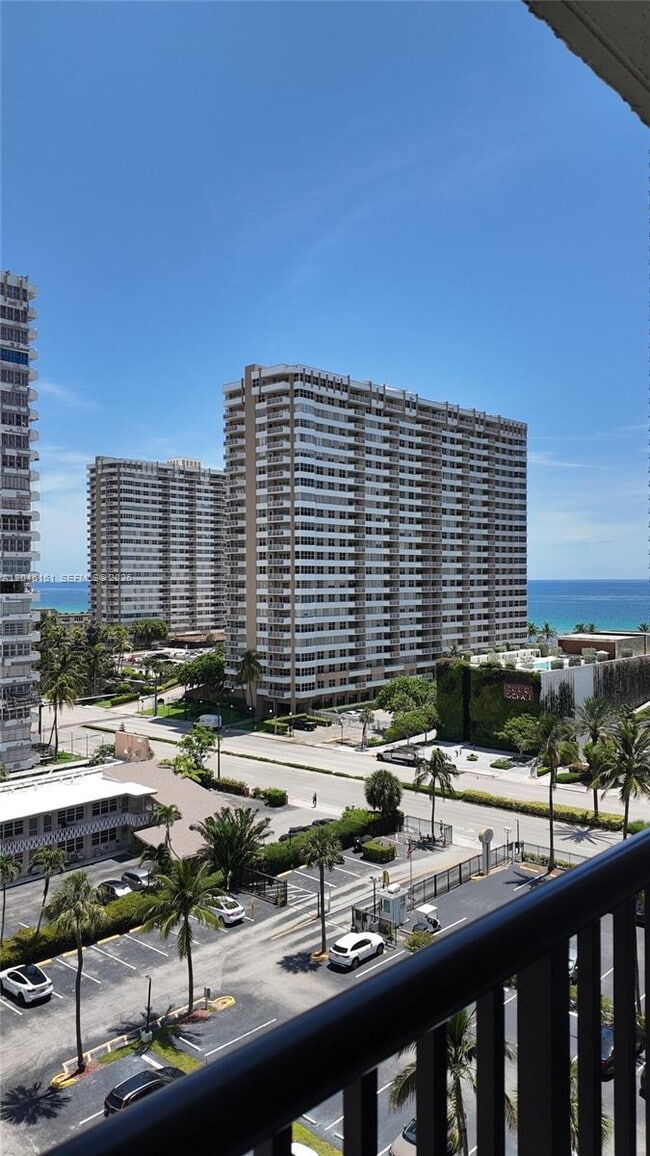 Building Photo - 2049 S Ocean Dr