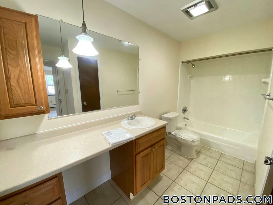 Building Photo - 4 Brattle Dr