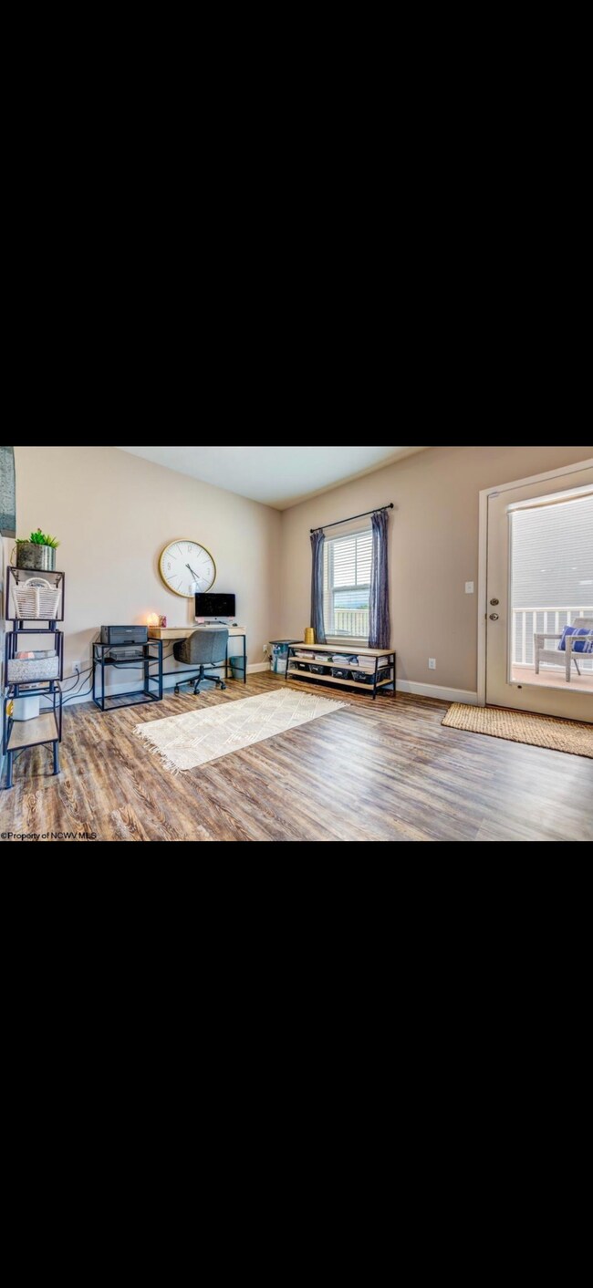Foto del edificio - 201 Red Oak Ln