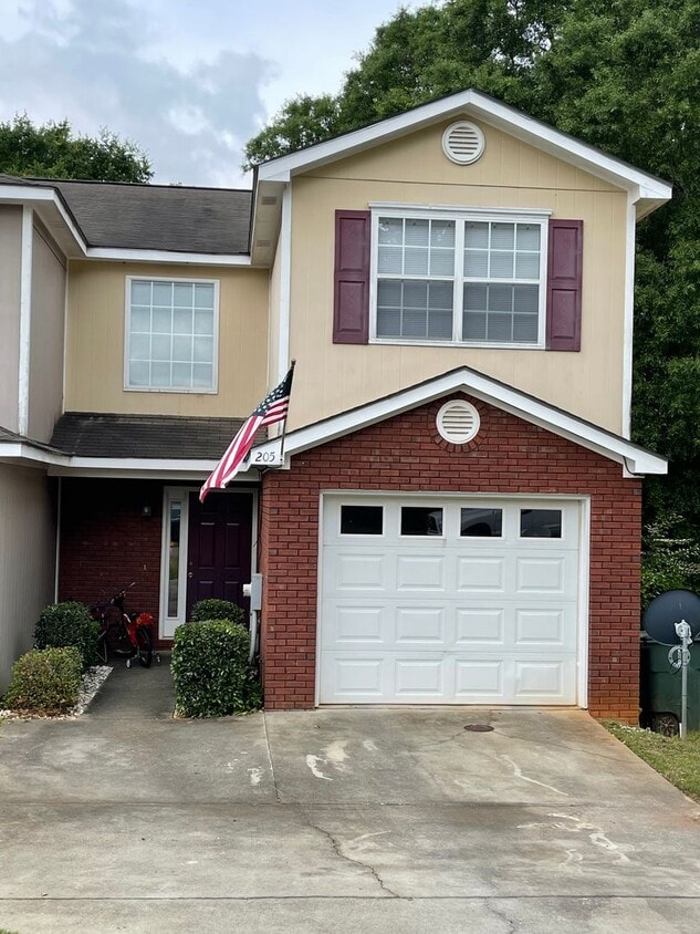 205 N Spring View Dr, Enterprise, AL 36330 Townhome Rentals in