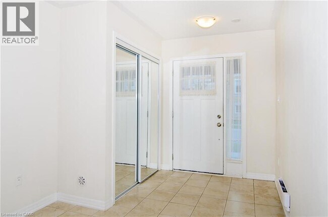 Photo du bâtiment - 3070 Gardenia Gate