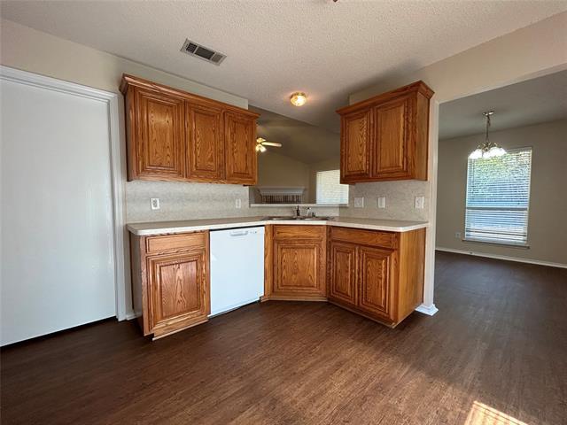 Foto del edificio - 7917 Rattlers Ct