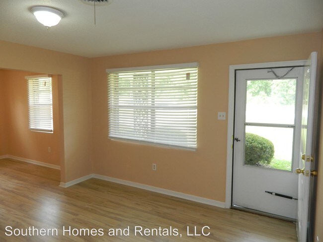 Foto del edificio - 3 br, 1.5 bath House - 207 S Belair Rd