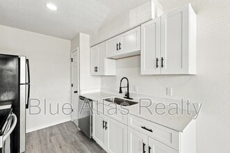Building Photo - 8137 Foxfire Ln