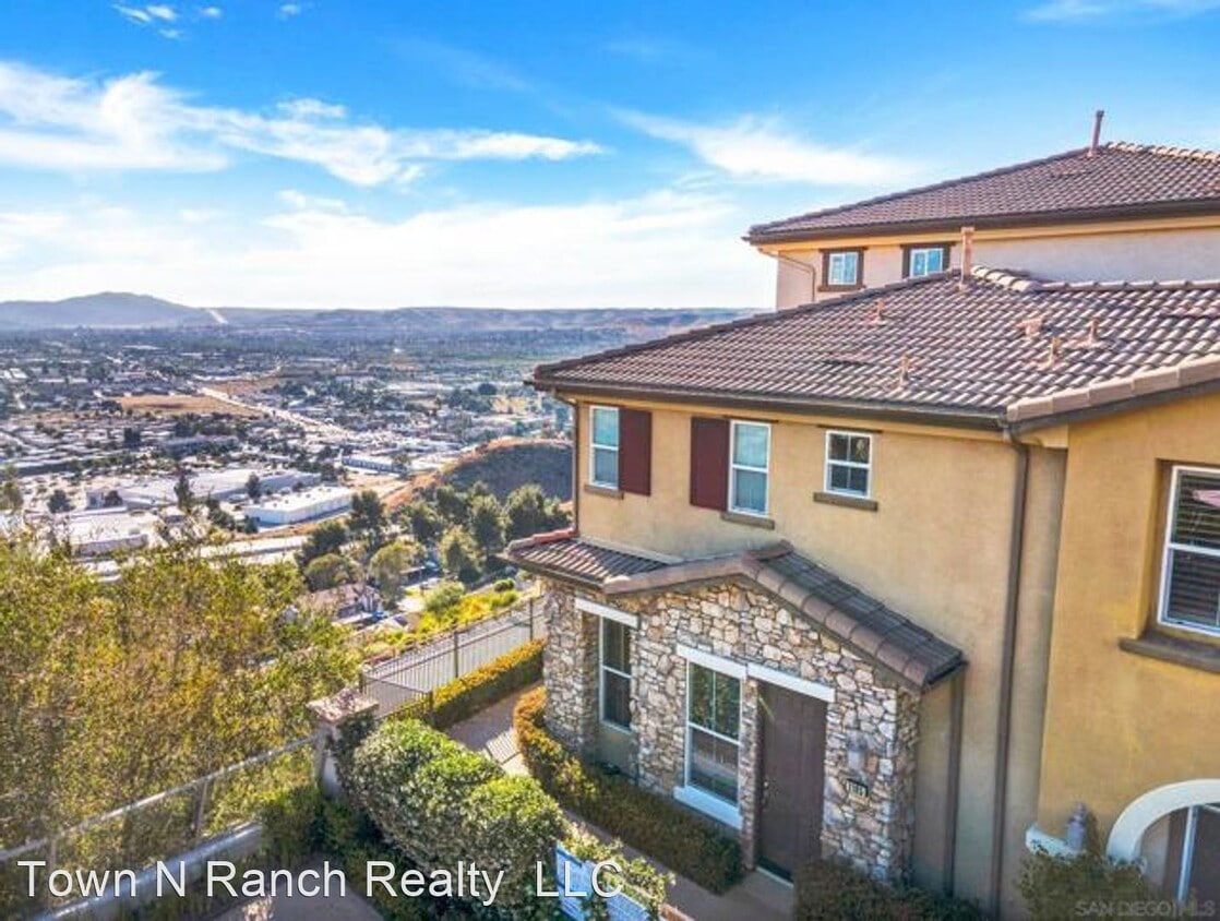 1105 Calabria St, Santee, CA 92071 House Rental in Santee, CA