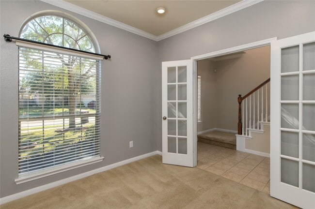 Building Photo - 15619 Mossy Park