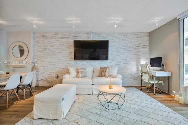 Foto del edificio - 2301 Collins Ave