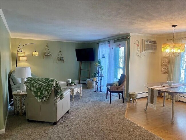 Foto del edificio - 7 Wake Robin Rd