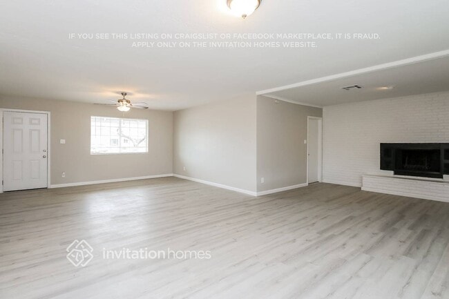 Building Photo - 427 E Riviera Dr