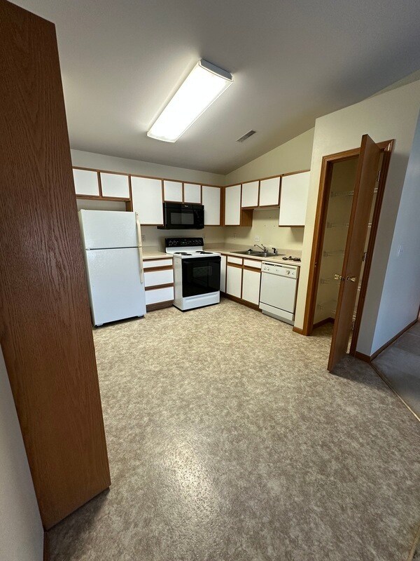 Foto del edificio - 6601 Creekside Dr NE