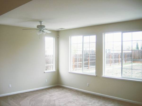 Building Photo - 4052 Summer Ct