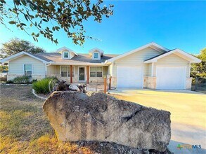 Building Photo - 849 Scenic Hills Dr