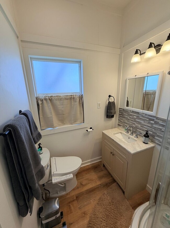 Building Photo - Remodeled One Bedroom Apartment in North Salem