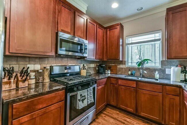 Foto del edificio - 5924 Petty St