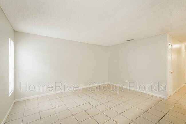 Building Photo - 1706 E Genesee St