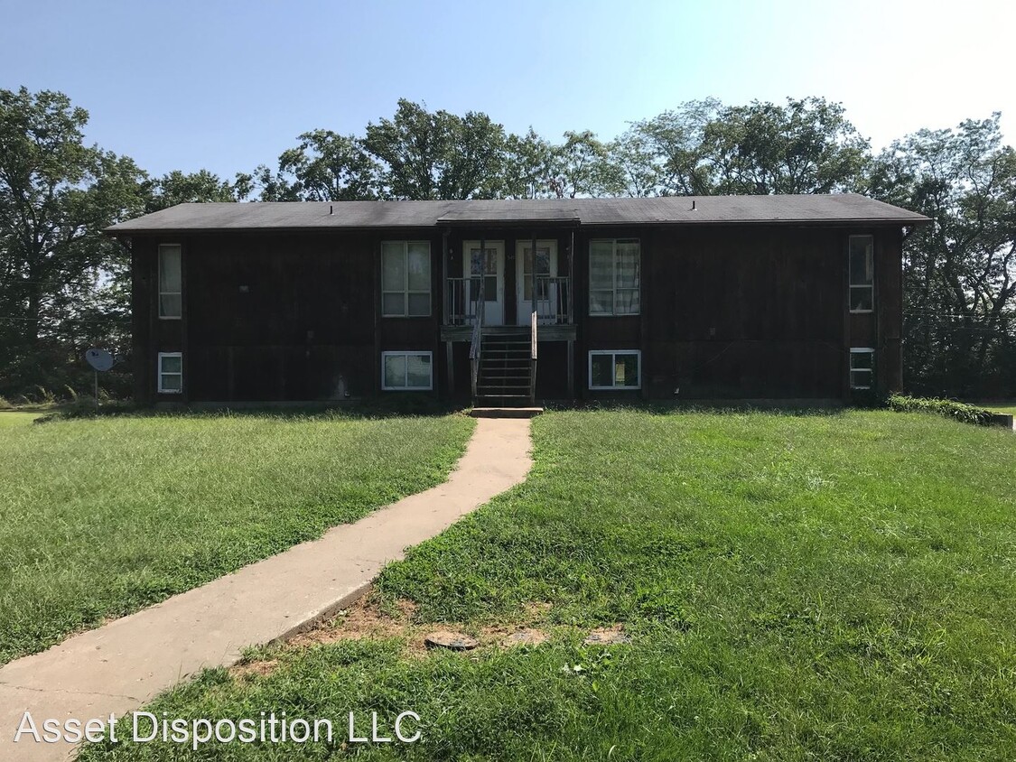 Primary Photo - 540 NE Park Ln