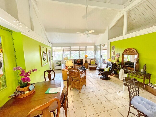 Foto del edificio - 2 Bedroom 2 Bathroom Condo - Hawai‘i Charm...