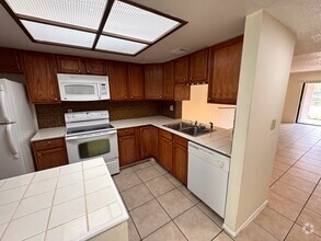 Building Photo - 4989 Puritan Cir