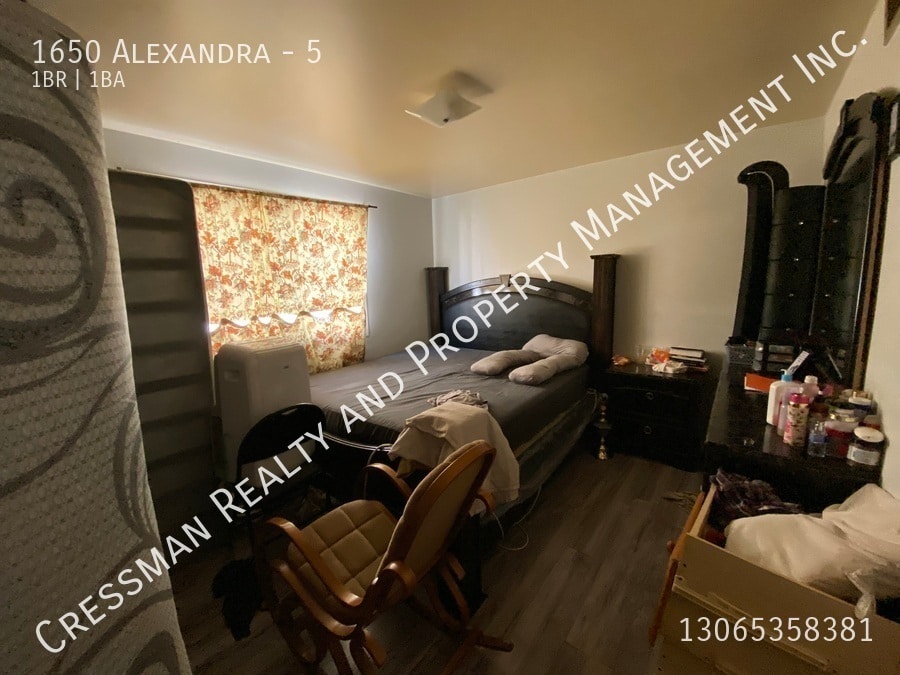 Building Photo - 1 bed 1 bath apartment located in Pioneer ...
