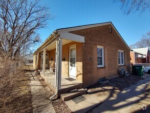 Building Photo - 223-225 S Custer Ave