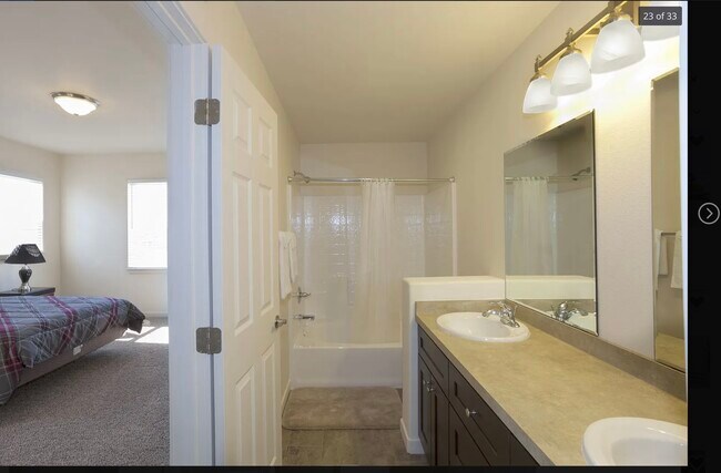 Baño principal - 2730 28th St W