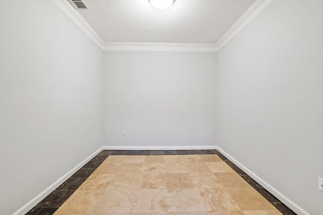 Building Photo - 1425 Westchester Ridge NE