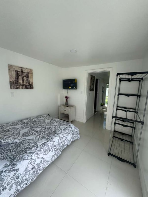 Foto del edificio - 6242 SW 24th St