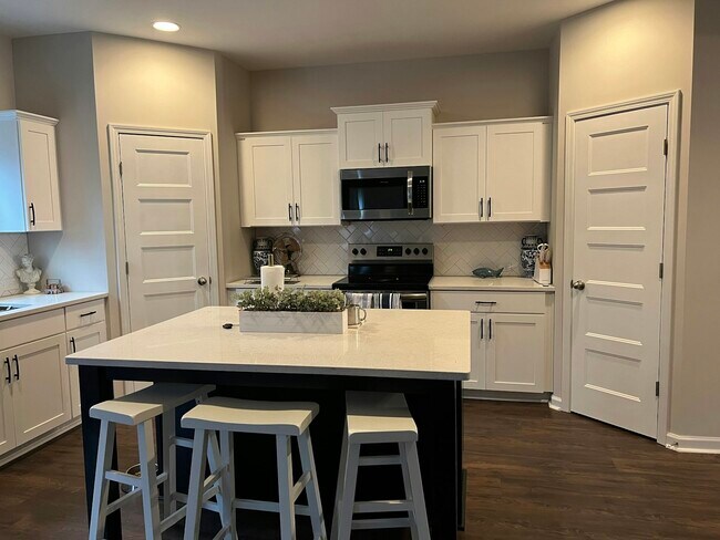 Foto del edificio - 254 Webster Lake Dr