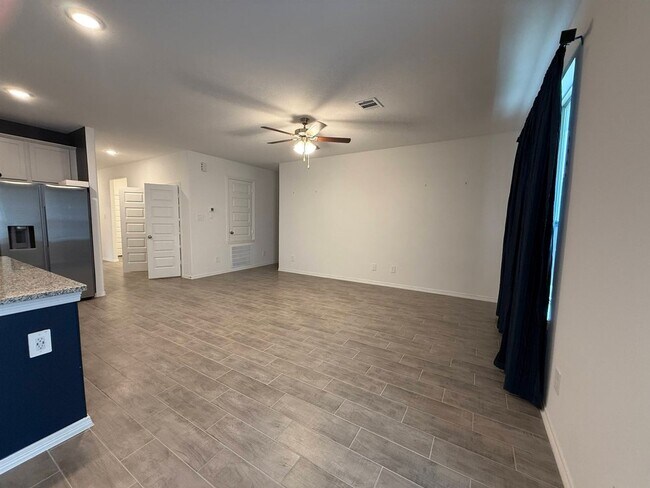 Foto del edificio - 9678 Caney Trails Rd