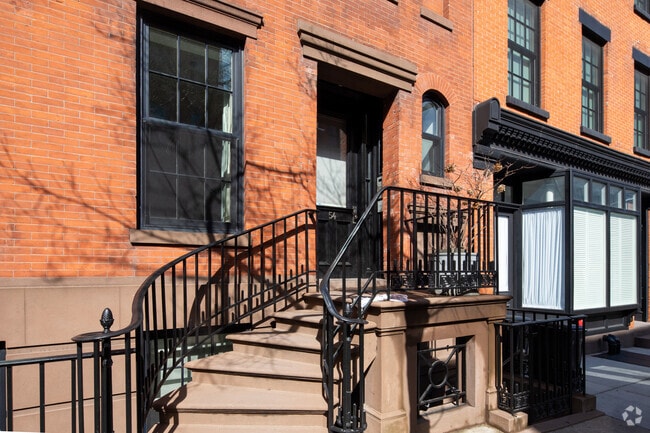 Entrada - 54 Hicks St