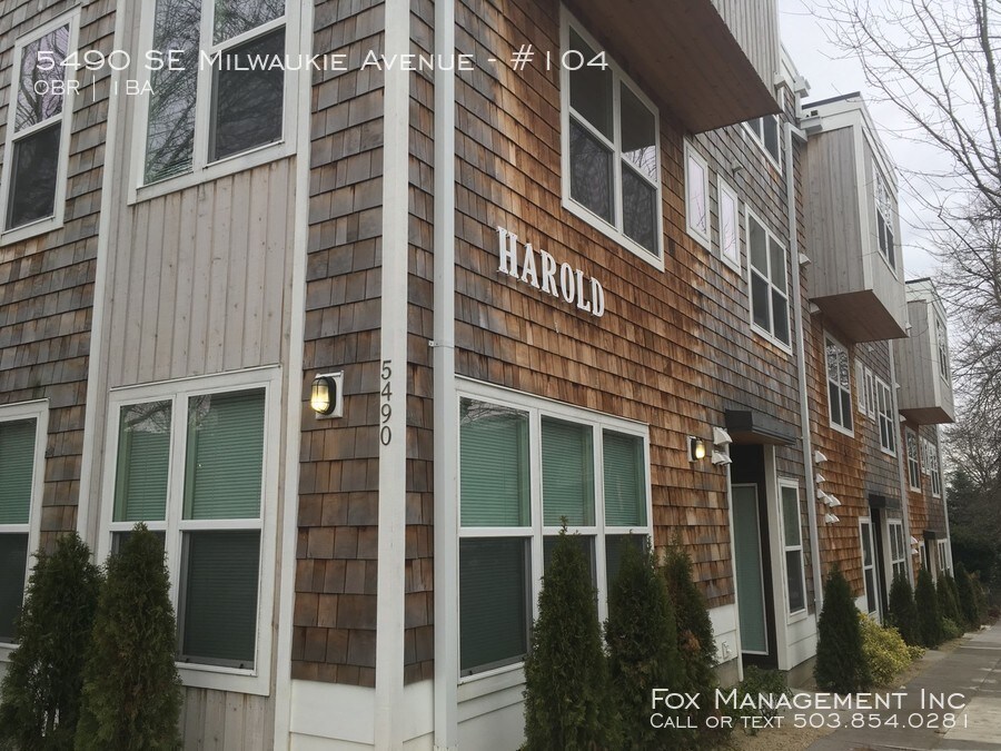 Foto principal - 5490 SE Milwaukie Ave