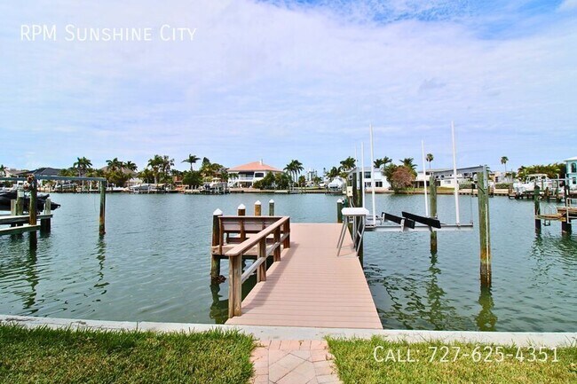 Foto del edificio - 10128 Yacht Club Dr