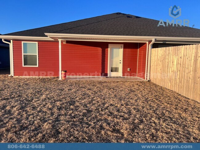 Building Photo - New Beginings Start With AMRR: 3 BR Townhome!