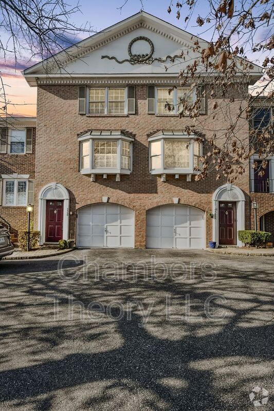 Building Photo - 1460 N Quinn St