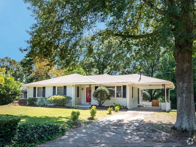 Building Photo - 2461 Fontaine Circle
