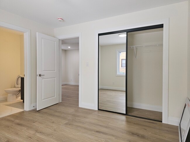 Building Photo - 425 Partington Av