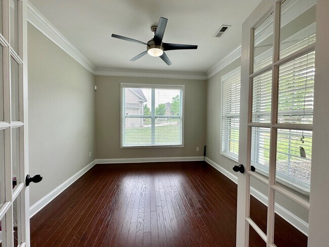 Foto del edificio - BEAUTIFUL FOUR BEDROOM RENTAL