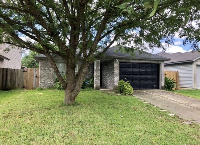 Large Beautiful 3 bed 2 bath - Large Beautiful 3 bed 2 bath House