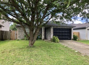 Building Photo - 9822 Highland Creek