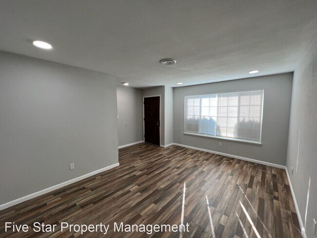 Building Photo - 3 br, 2 bath House - 645 Parkwood Dr